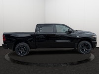 Leather Trimmed Bucket Seats, Remote Start System, Heated Front Seats, Heated Steering Wheel, Ventil... (image 5)
