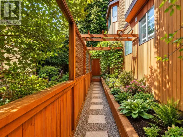 2940 DRESDEN WAY North Vancouver, British Columbia in Houses for Sale in North Shore - Image 31