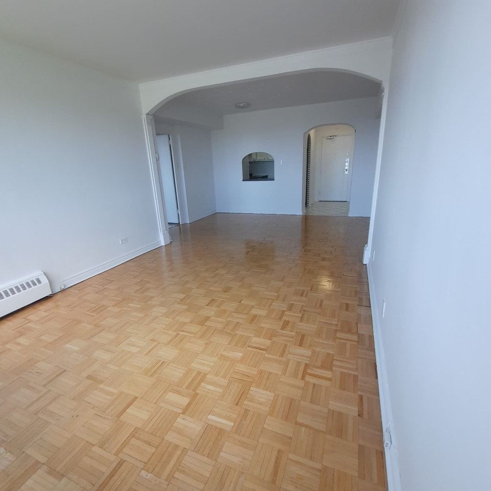 Grand 5.5, balcon, tout compris, vue Sud de Montréal Apartment f 5