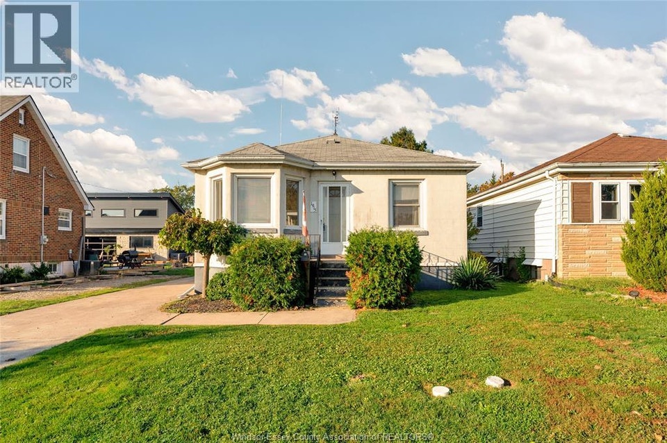 1915 OLIVE ROAD Windsor, Ontario | Houses for Sale | Windsor Region ...