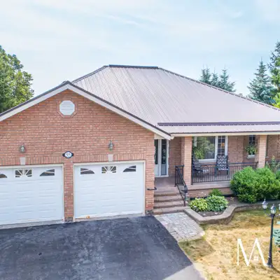 Welcome to this spacious 3+1 bedroom, 3 bathroom bungalow tucked away on a quiet cul-de-sac in Linds...