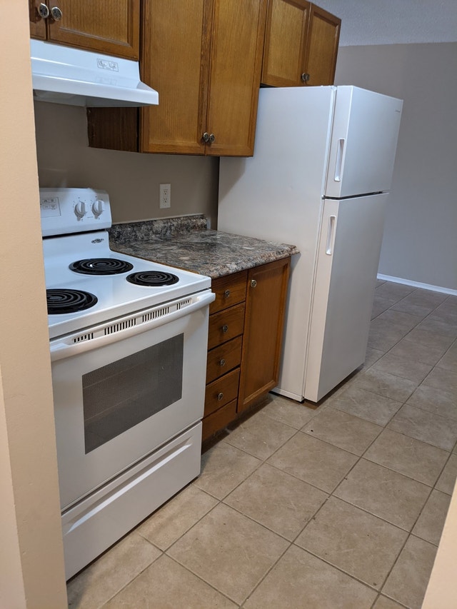 2 bdrm near Tanger Outlets 2 chambres près des Tanger Outlets Long