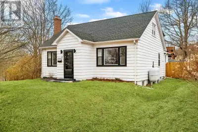 Discover the perfect blend of timeless character and modern luxury at 3 Scotsburn Avenue, a beautifu...