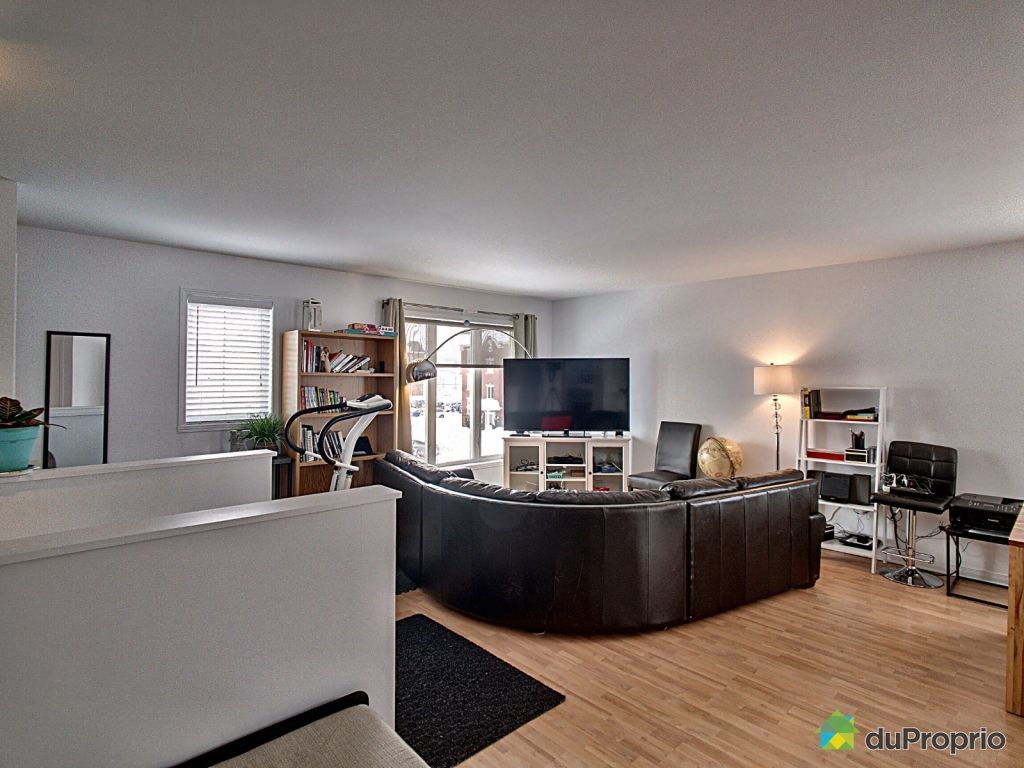 $3,300,000 - Triplex for sale in Candiac — photo 2