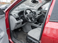 This 2018 Terrain comes equipped with Steering Wheel Mounted Controls, Cruise Control, Bluetooth, Re... (image 8)