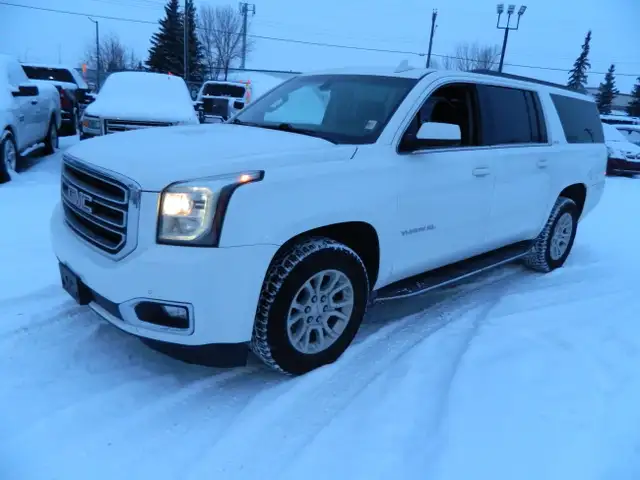 2017 GMC Yukon XL 8 PASS  /4X4 in Cars & Trucks in Edmonton - Image 3