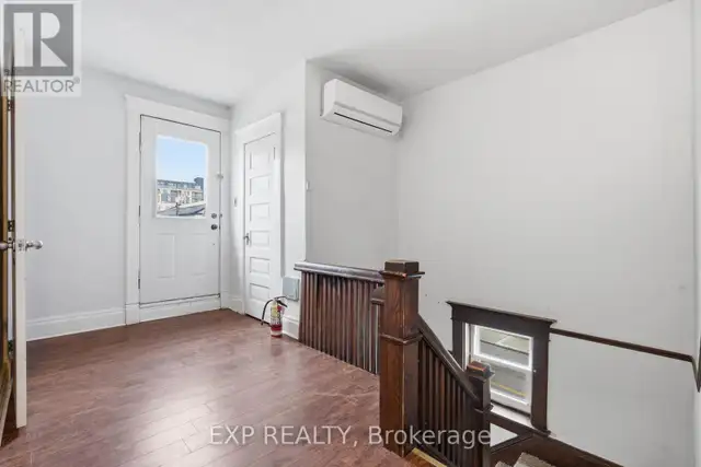 30 REGINA STREET N Waterloo, Ontario in Long Term Rentals in Kitchener / Waterloo - Image 11