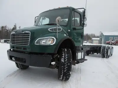 2011 Freightliner M2-106 cab & chassis, Cummins ISC8.3 300HP Engine, Eaton Fuller Manual 9 speed tra...