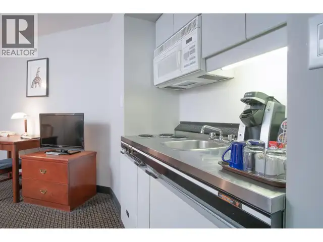 1609 838 HAMILTON STREET Vancouver, British Columbia in Condos for Sale in Vancouver - Image 8