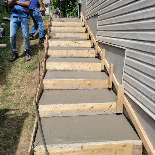 CONCRETE, RENOVATION, AND SUPPLIES  BLD. MATERIALS63008304570371122