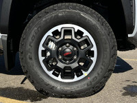 TOW HITCH, HD RADIO, PREMIUM SOUND SYSTEM, ADAPTIVE CRUISE CONTROL, HEATED MIRRORS Make your mark wi... (image 9)