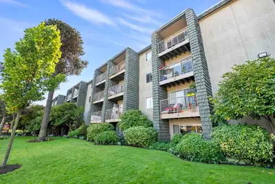 Niagara Court Apartments - 2 Bedroom available at 535 Niagara St