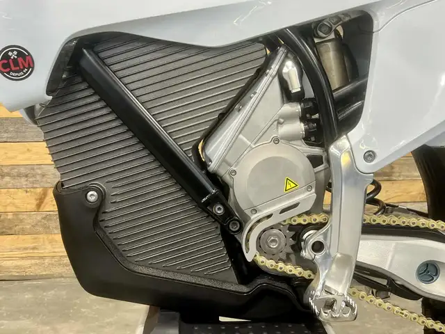 2025 STARK FUTURE VARG 1.2 MX-MOTOCROSS + NEUF 0 HR + GARANTIE 2 in Dirt Bikes & Motocross in Laval / North Shore - Image 17