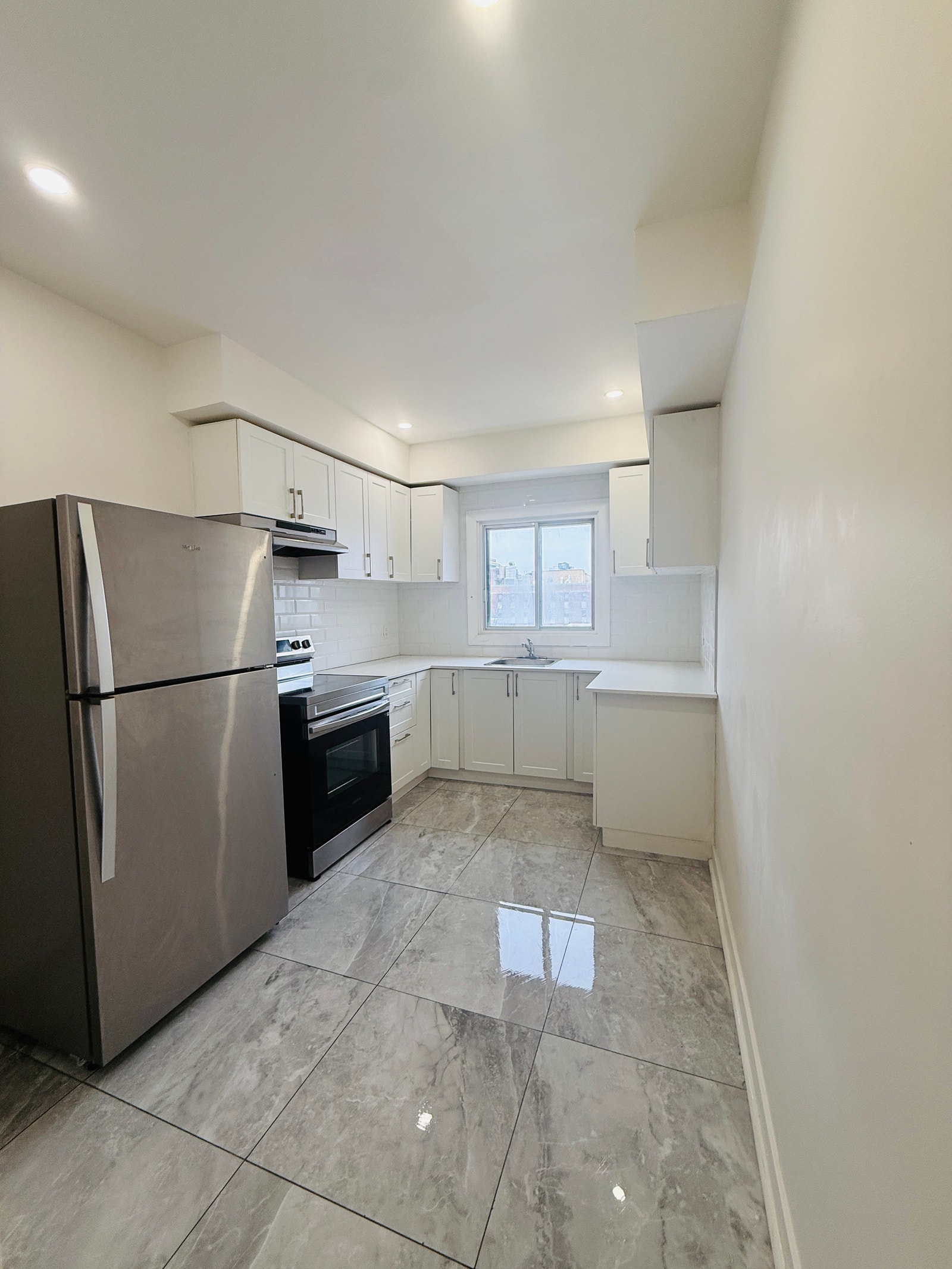 3721-3717 Av. Dupuis — photo 1