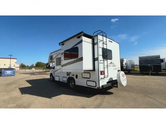 2023 EAST TO WEST Entrada 2200S in RVs & Motorhomes in Red Deer - Image 17