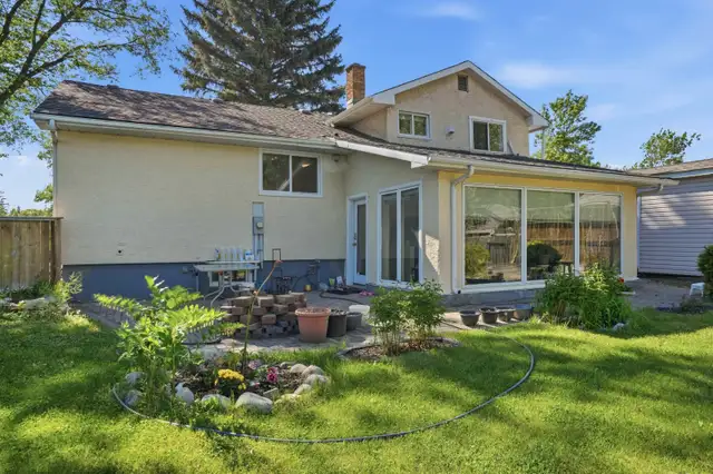 5 Bedrooms & 3 Bathrooms - Close to Wascana Park in Houses for Sale in Regina - Image 3