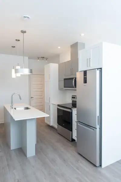 TOUT INCLUS Découvrez votre nouveau chez-vous dans notre luxueux condo d'une chambre à louer ! Locat...