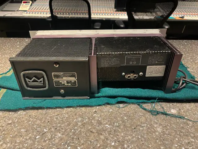 Vintage Crown D150A Stereo Power Amplifier in Stereo Systems & Home Theatre in Mississauga / Peel Region - Image 3
