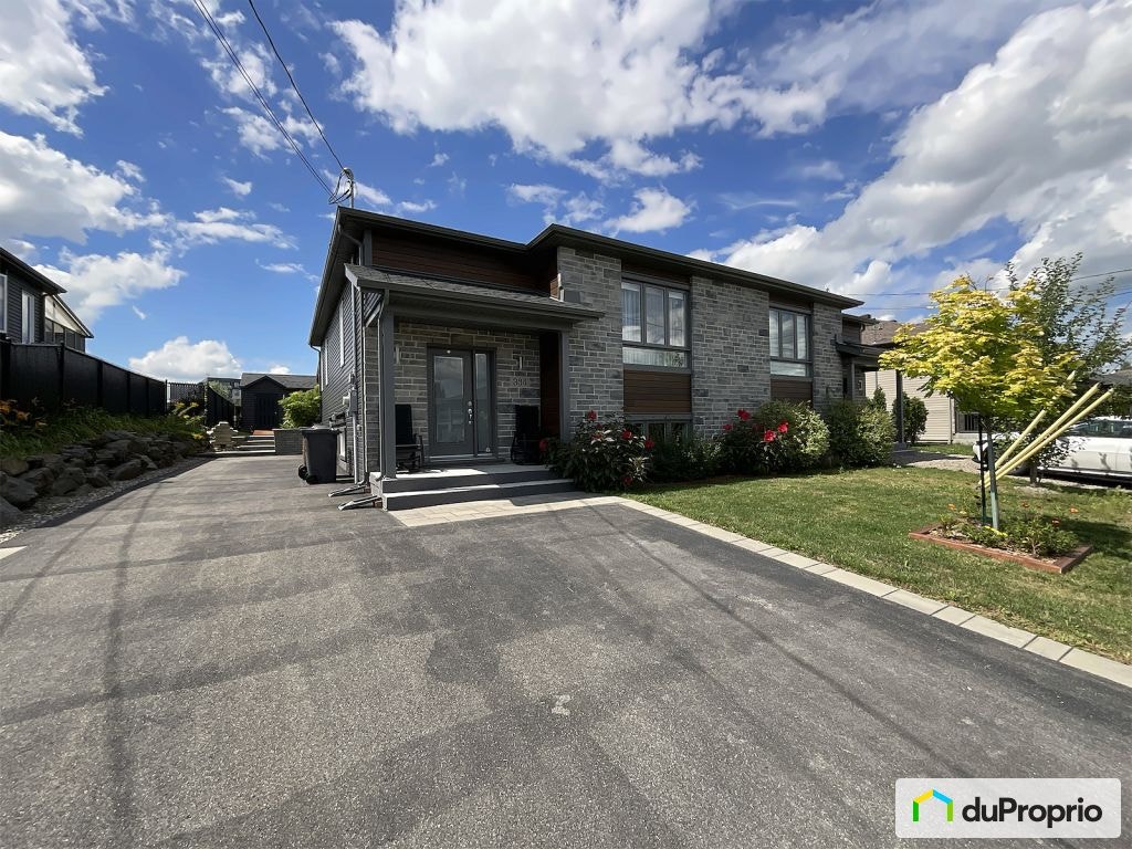 $539,000 - Semi-detached for sale in Granby — photo 1