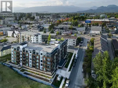 This PENTHOUSE Sierra Ridge home rivals the size of most townhouses and offers 3 spacious bedrooms +...