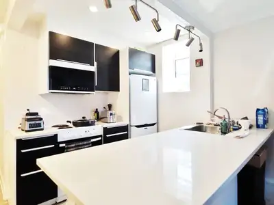62 Spadina Ave-One Bedroom Apartment/Rent/Ottawa/Hintonburg