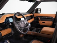 This 2022 Land Rover Defender 110 X P400 is a Canadian vehicle with a clean Carfax report. Finished... (image 8)