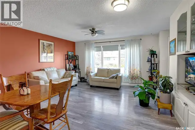 704 Leeville DRIVE Assiniboia, Saskatchewan in Houses for Sale in Moose Jaw - Image 11