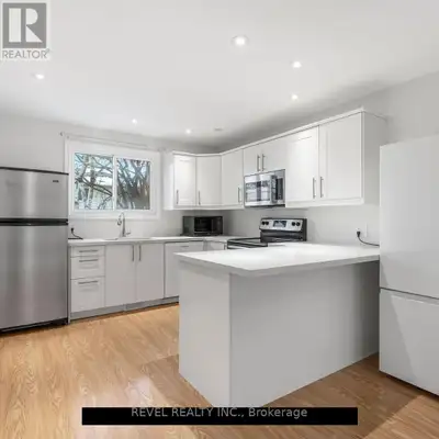 1323 BROADVIEW STREET Pickering (Bay Ridges), Ontario