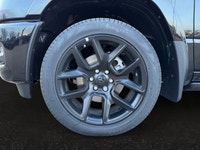 Leather Trimmed Bucket Seats, Remote Start System, Heated Front Seats, Heated Steering Wheel, Ventil... (image 9)