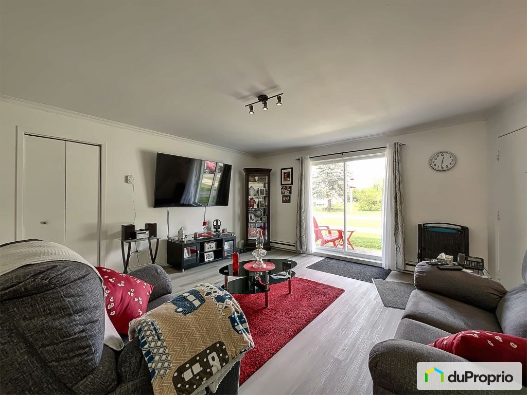 $829,000 - 6 units or more for sale in Chesterville — photo 3