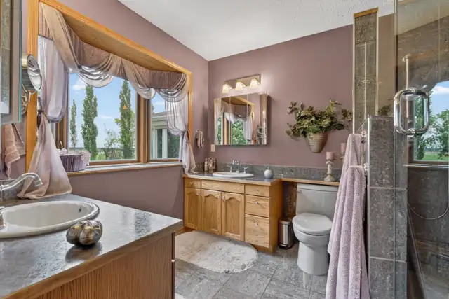 10 acre Home and Shop for sale - 2 miles East of Bonnyville,AB in Houses for Sale in Edmonton - Image 7