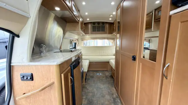 2010 PLEASURE-WAY Excel TS in RVs & Motorhomes in Victoria - Image 7