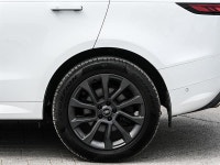 The 2024 Land Rover Range Rover Sport P400 Dynamic Se blends luxury, athletic design, and refined po... (image 6)