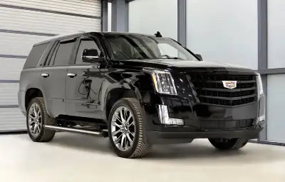 Premium Luxury / Edition Sport / Groupe assistance a la conduite / Marchepieds electrique rabattable...