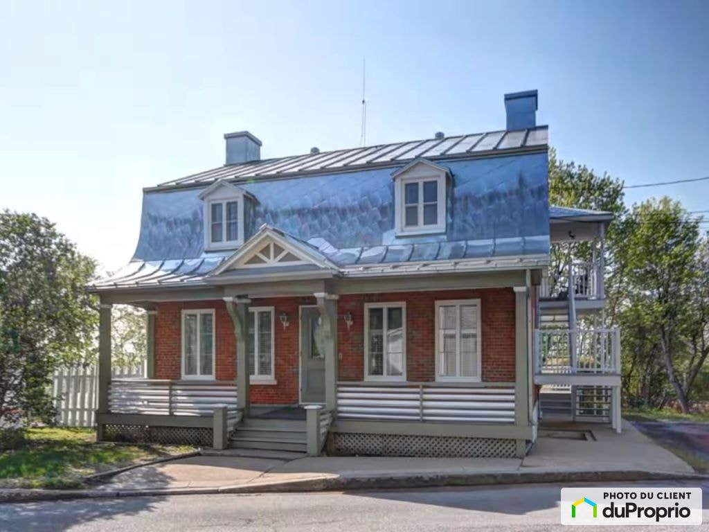 $737,000 - Triplex for sale in Beauport — photo 2