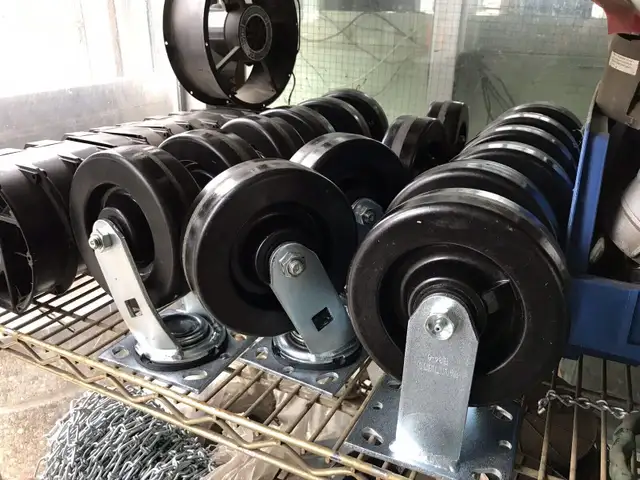 Roulettes 6" (neuve) in Other in Drummondville - Image 3