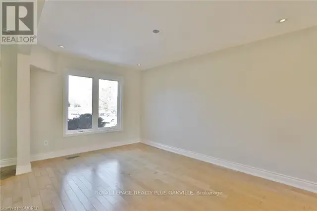 210 ROSS LANE Oakville (RO River Oaks), Ontario62865717971074124