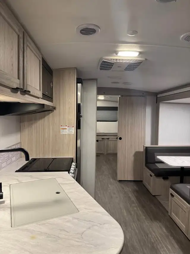 2023 CRUISER RV SHADOW CRUISER 325BHS 37FT in Cargo & Utility Trailers in Delta/Surrey/Langley - Image 14