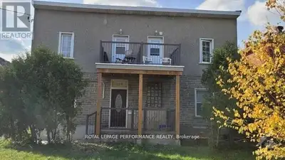 Welcome to 300 Churchill Ave Unit 4. This 1-bedroom, 1-bathroom rental perfectly situated in Ottawa'...