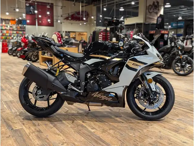 2026 Kawasaki Ninja ZX-6R // Pearl Robotic White/Metallic Spark  in Sport Bikes in Winnipeg - Image 3