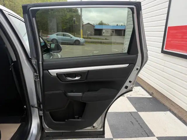 2018 Honda CR-V LX, keyless entry, backup camera, Bluetooth 3 MO in Cars & Trucks in Annapolis Valley - Image 18