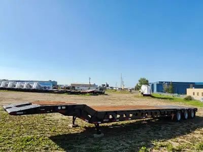 Being sold with fresh safety 2007 Doepker 47 Ton Scissorneck / Folding Neck Tri Axle / 9 ft Wide Tra...