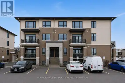 This modern & freshly painted 2 bedroom, 2 bathroom Richcraft condo nestled in Trailsedge, a tranqui...