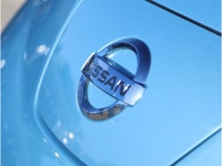 2015 NISSAN LEAF S - NO ACCIDENTS - BACKUP CAMERA - HEATED FRONT SEATS AND STEERING WHEEL - PUSH BUT... (image 7)