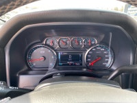 Experience the perfect blend of power, capability, and comfort in this 2018 Chevrolet Silverado 1500... (image 4)