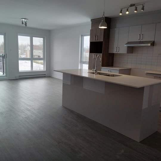 2 CH - 2 SDB - Laval - $2,150 /mo dans Locations longue durée  à Laval/Rive Nord - Image 2