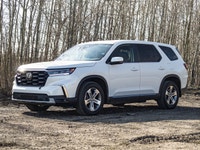 This Honda is a spacious and reliable SUV that delivers comfort, performance, and everyday versatili... (image 2)