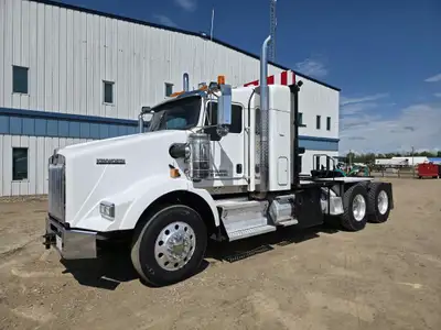 2014 KENWORTH T800 6X4 T/A SLEEPER TRUCK TRACTOR - Cummins ISX15 6 Cylinder 15.0 L 550 HP Diesel Eng...