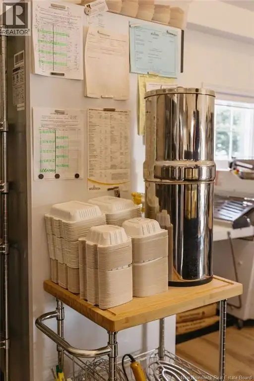 40 Douglas ave Bathurst, New Brunswick in Commercial & Office Space for Sale in Bathurst - Image 7