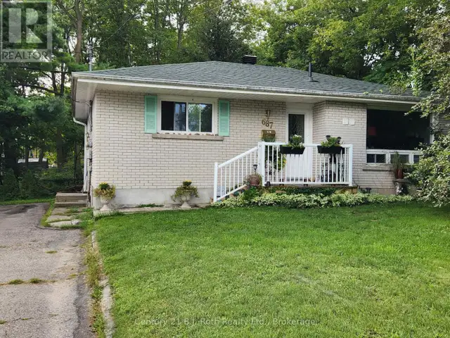 LOWER - 687 VICTORIA STREET Midland, Ontario in Long Term Rentals in Barrie - Image 2